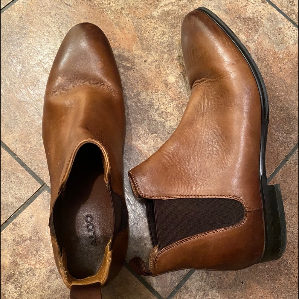 Size 9 men’s shoes